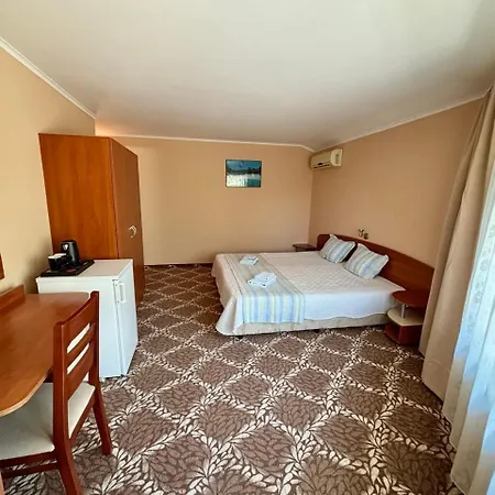 La Zur 3* رافدا